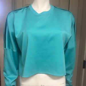 Under Armour Athletic/Athleisure L/S Cropped Crew, NWT!